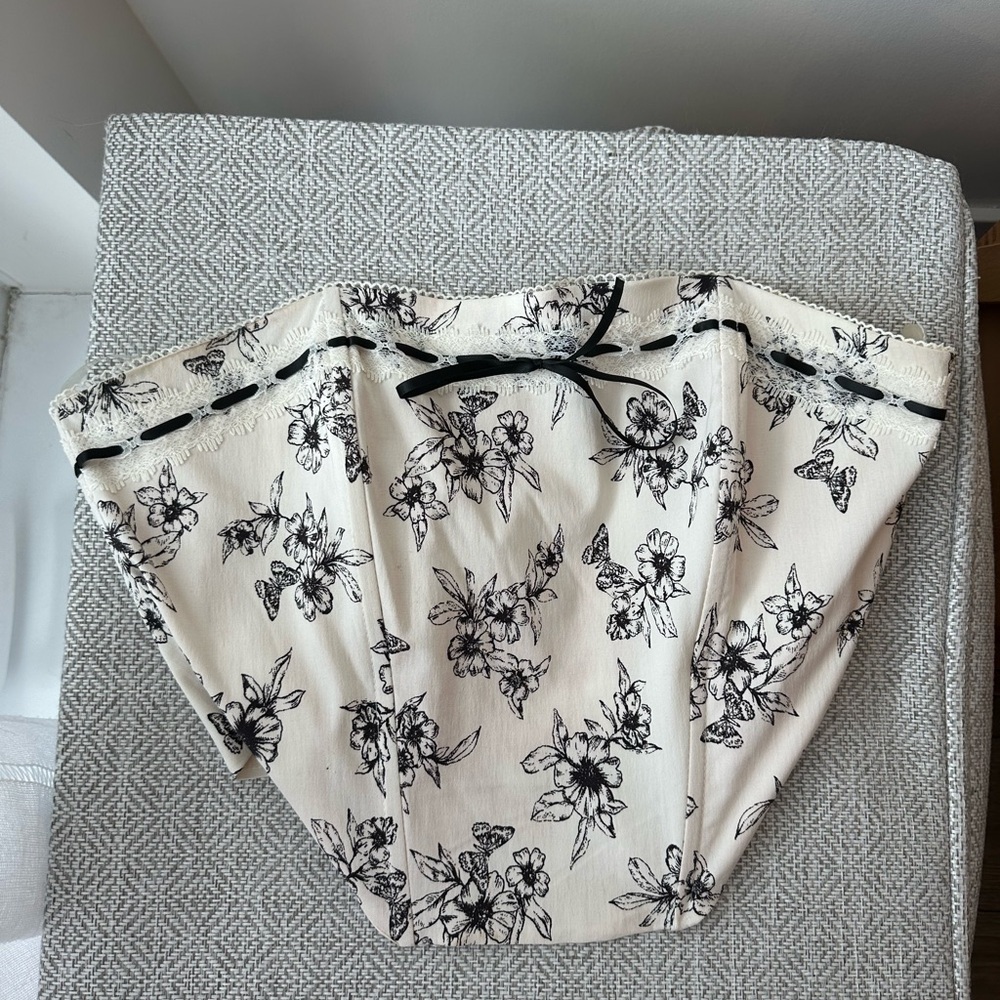 Floral Print Crop Top - Black and Cream